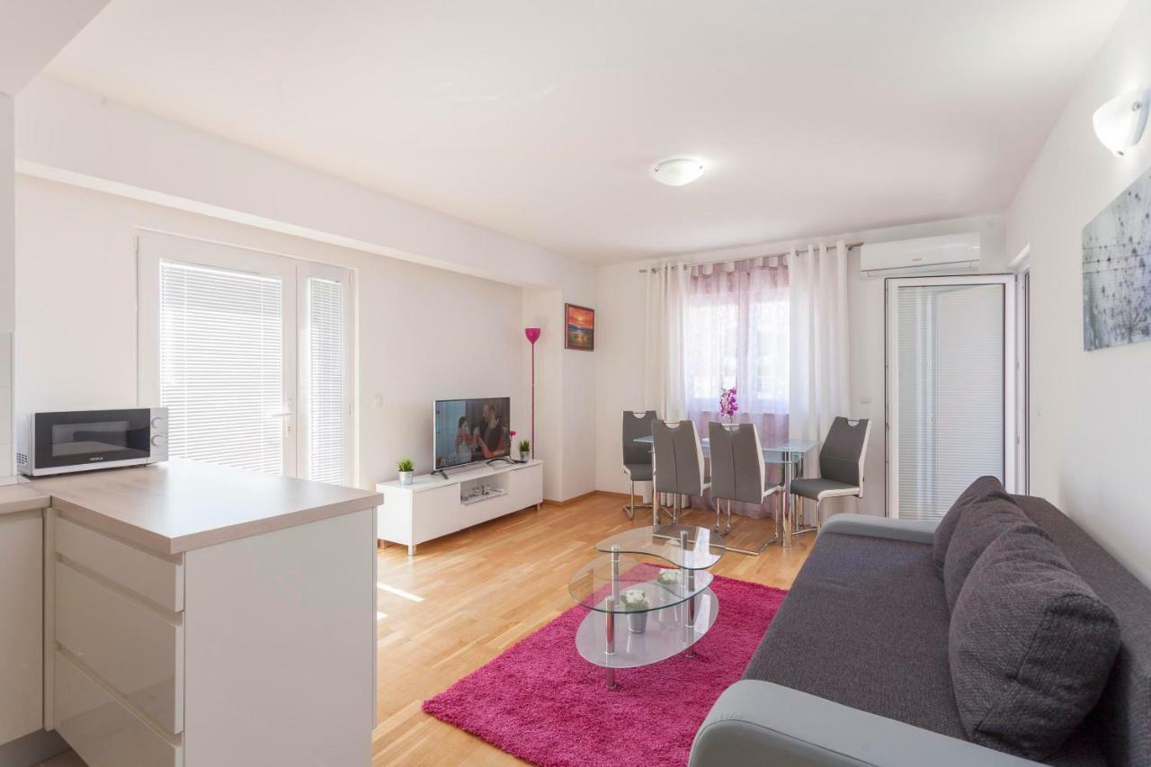 Apartments Dora Makarská Exteriér fotografie